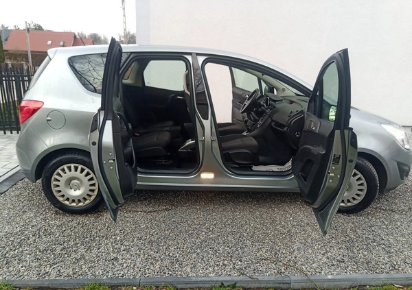Opel Meriva cena 24900 przebieg: 122000, rok produkcji 2012 z Tarnobrzeg małe 154